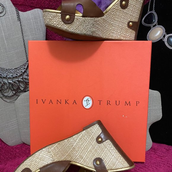 Ivanka Trump - Picture 2 of 5